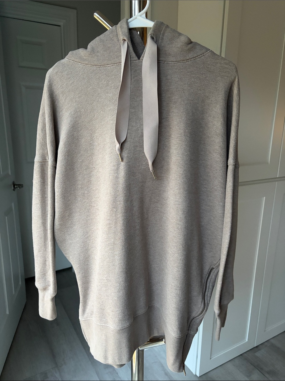 aerie Relaxed Hoodie in Taupe, Size S (oversized).